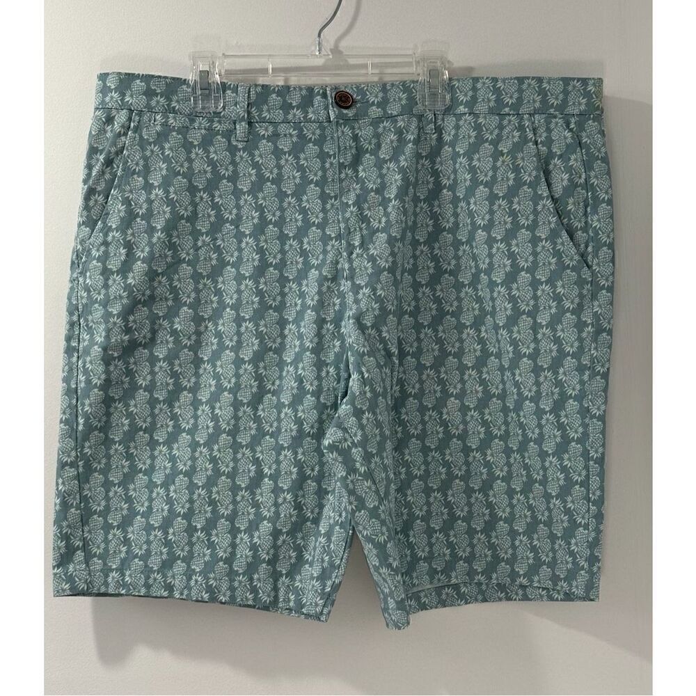JACHS New York men’s green pineapple chino shorts size 36”.  #32-1229
